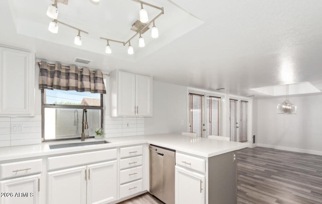 6502 North 10th Place Phoenix, AZ 85014 - Photo 7 of 29 Kitchen new 2