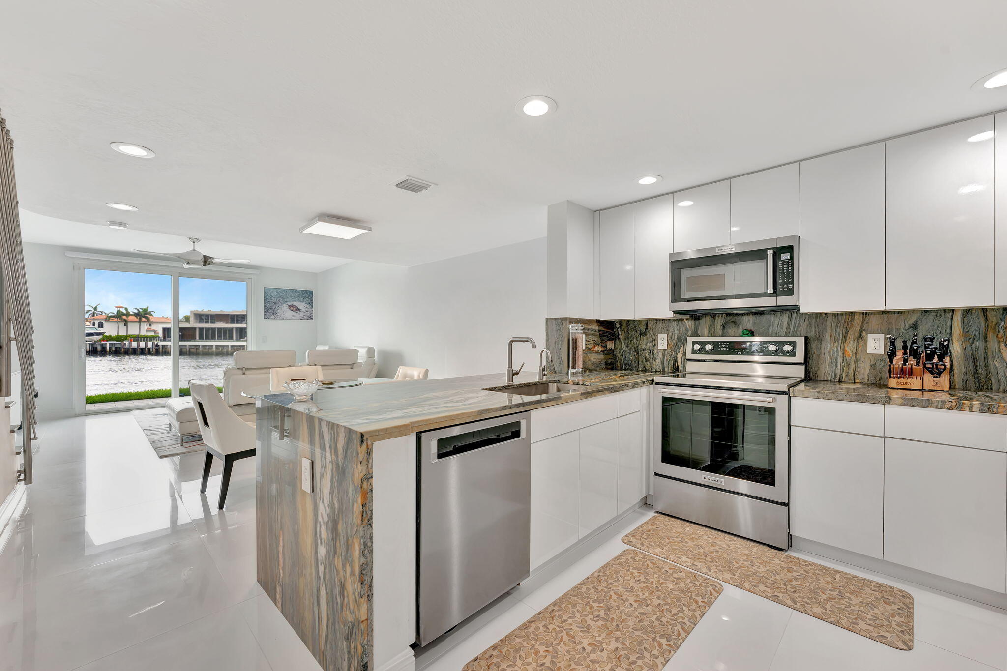 894 Jeffery Street Boca Raton, FL 33487 - Photo 9 of 56 7-web-or-mls-DSC04658