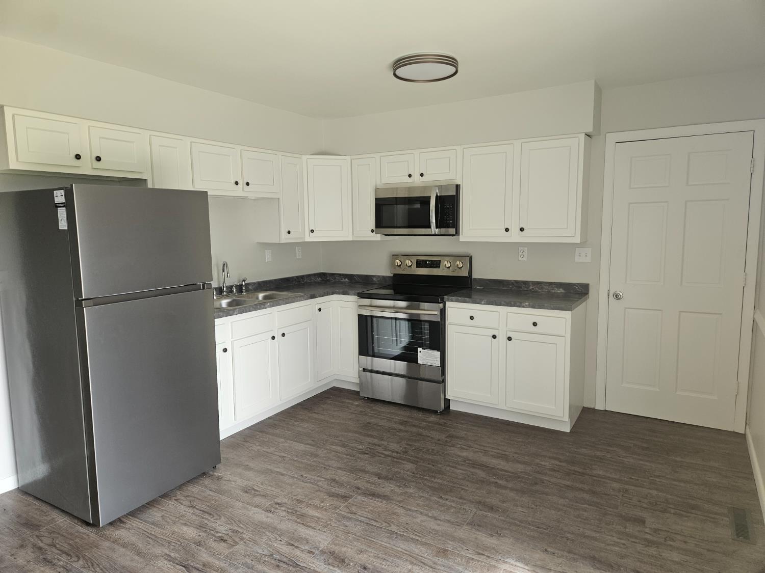 207 East Ford Street Connersville, IN 47331 - Photo 5 of 19