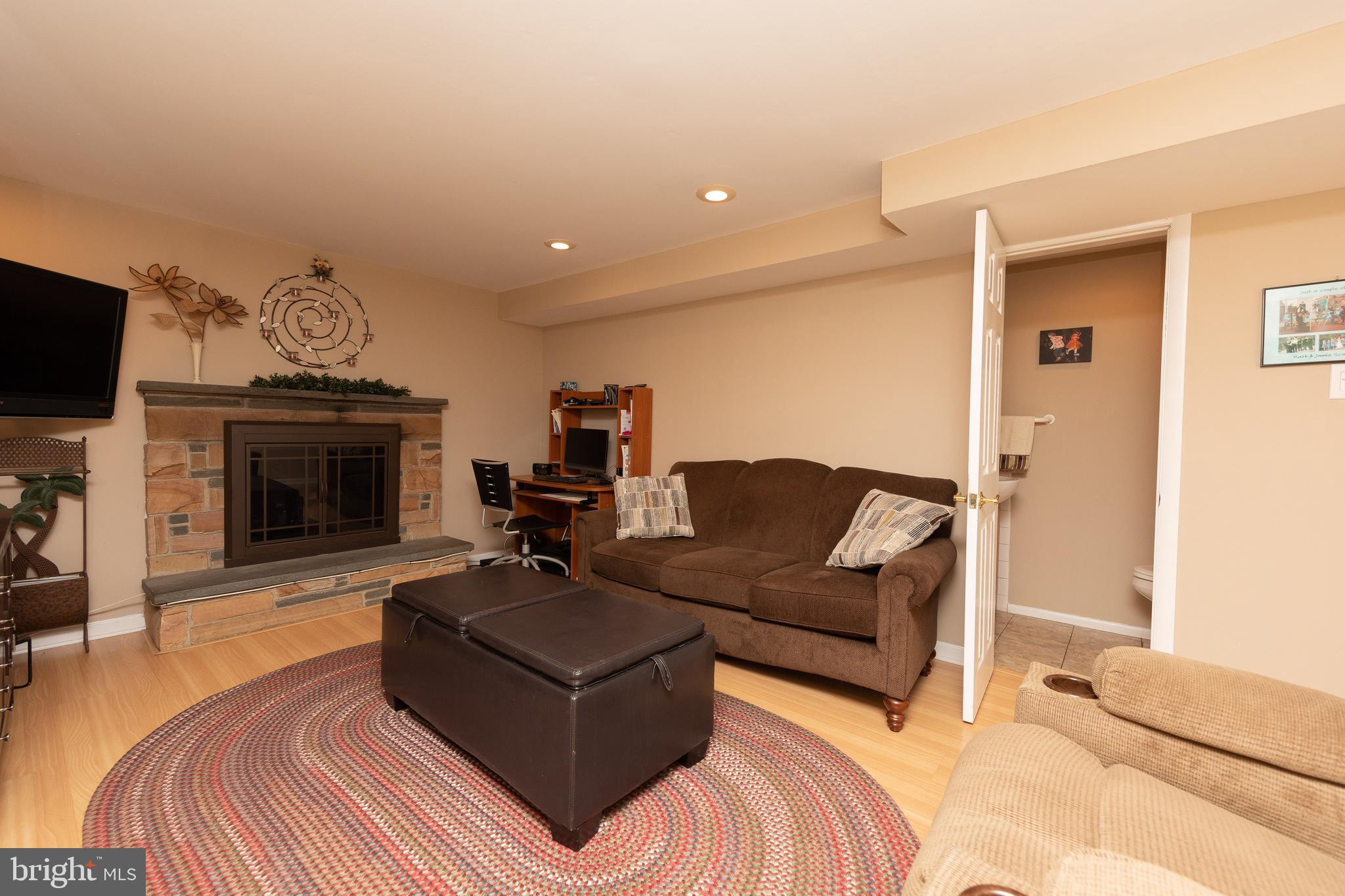 9714 Beacon Road Philadelphia, PA 19115 - Photo 18 of 44