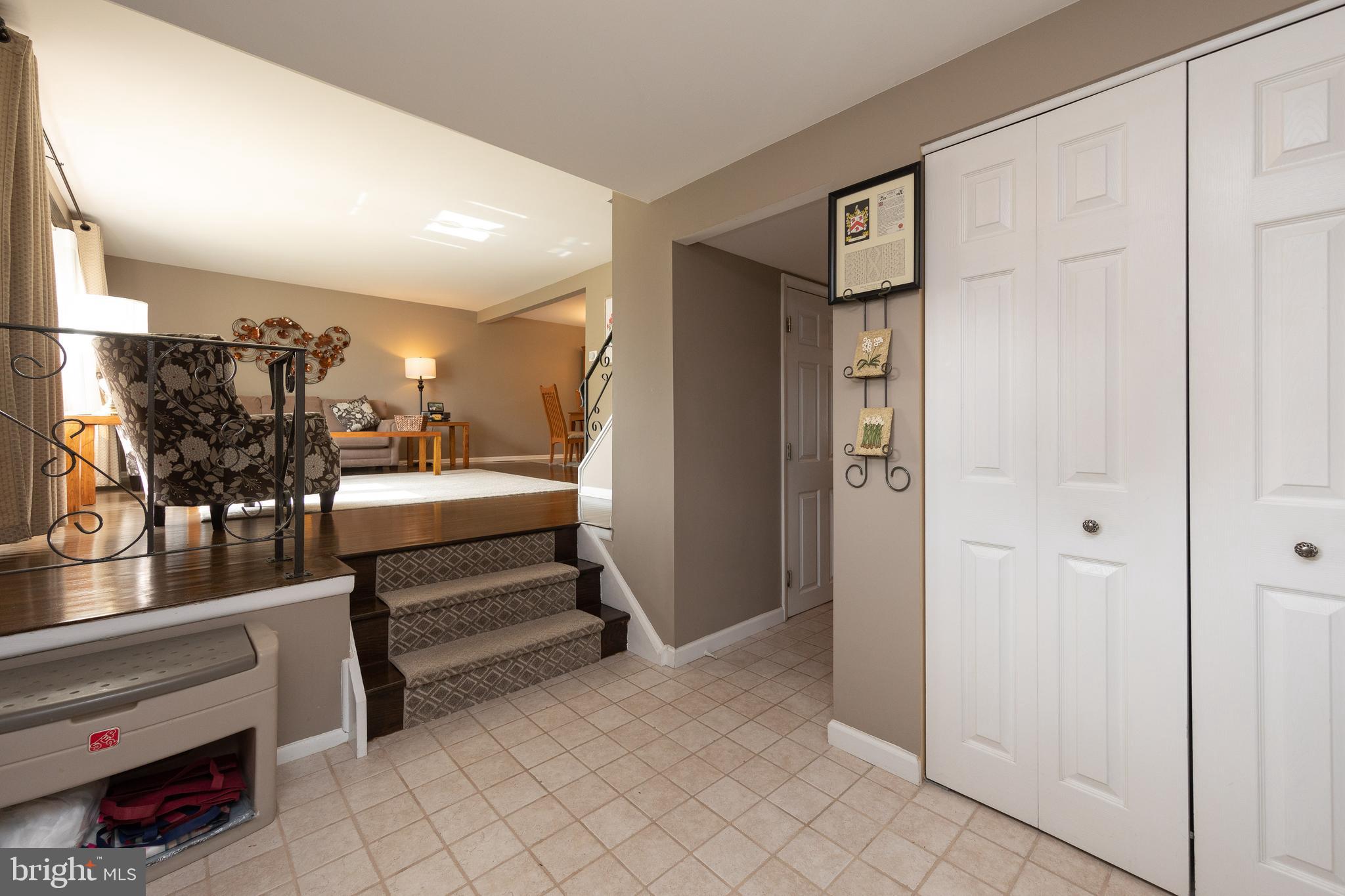 9714 Beacon Road Philadelphia, PA 19115 - Photo 3 of 44
