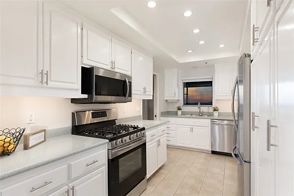 $6,300 | 232 South La Esperanza, San Clemente, CA 92672