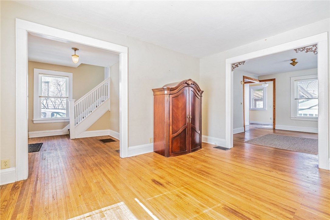 104 Hillside Avenue Rochester, NY 14610 - Photo 5 of 17