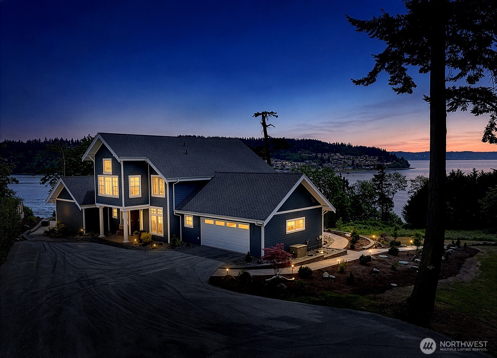 8065 South George Drive Clinton, WA 98236 - Photo 1 of 40