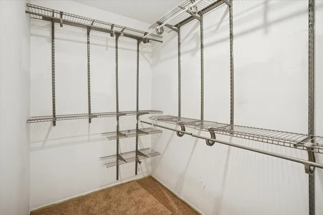 $350,000 | 368 Willow Tree Court, Hoffman Estates, IL 60169