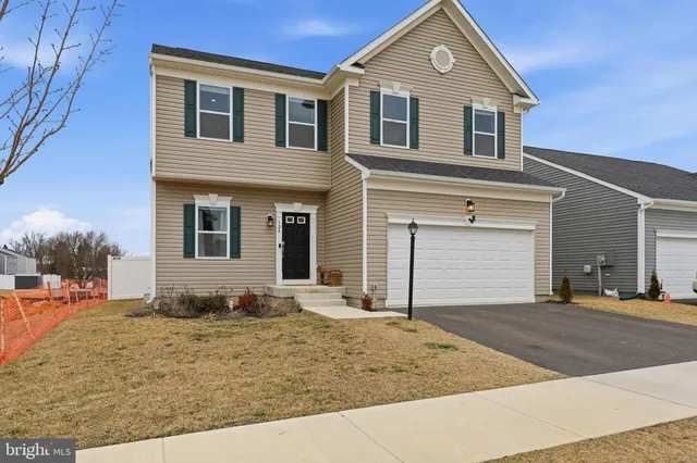 $499,900 | 124 Huntwell W Avenue, Ranson, WV 25438