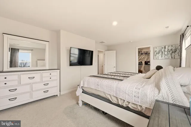 $499,900 | 124 Huntwell W Avenue, Ranson, WV 25438