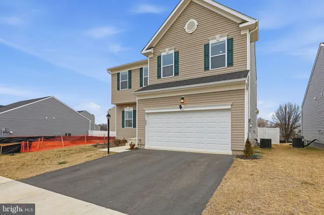 $499,900 | 124 Huntwell W Avenue, Ranson, WV 25438