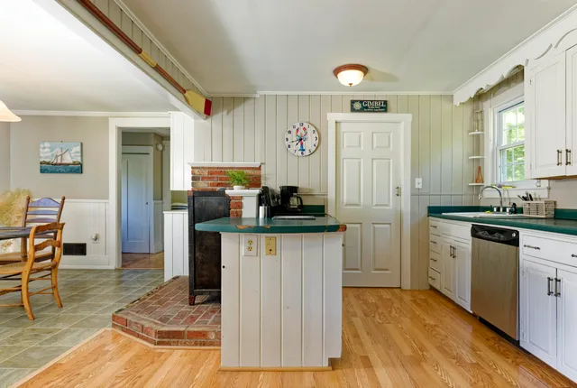 $434,000 | 302 Townsend Avenue, Boothbay Harbor, ME 04538