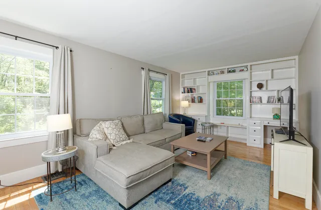 $434,000 | 302 Townsend Avenue, Boothbay Harbor, ME 04538