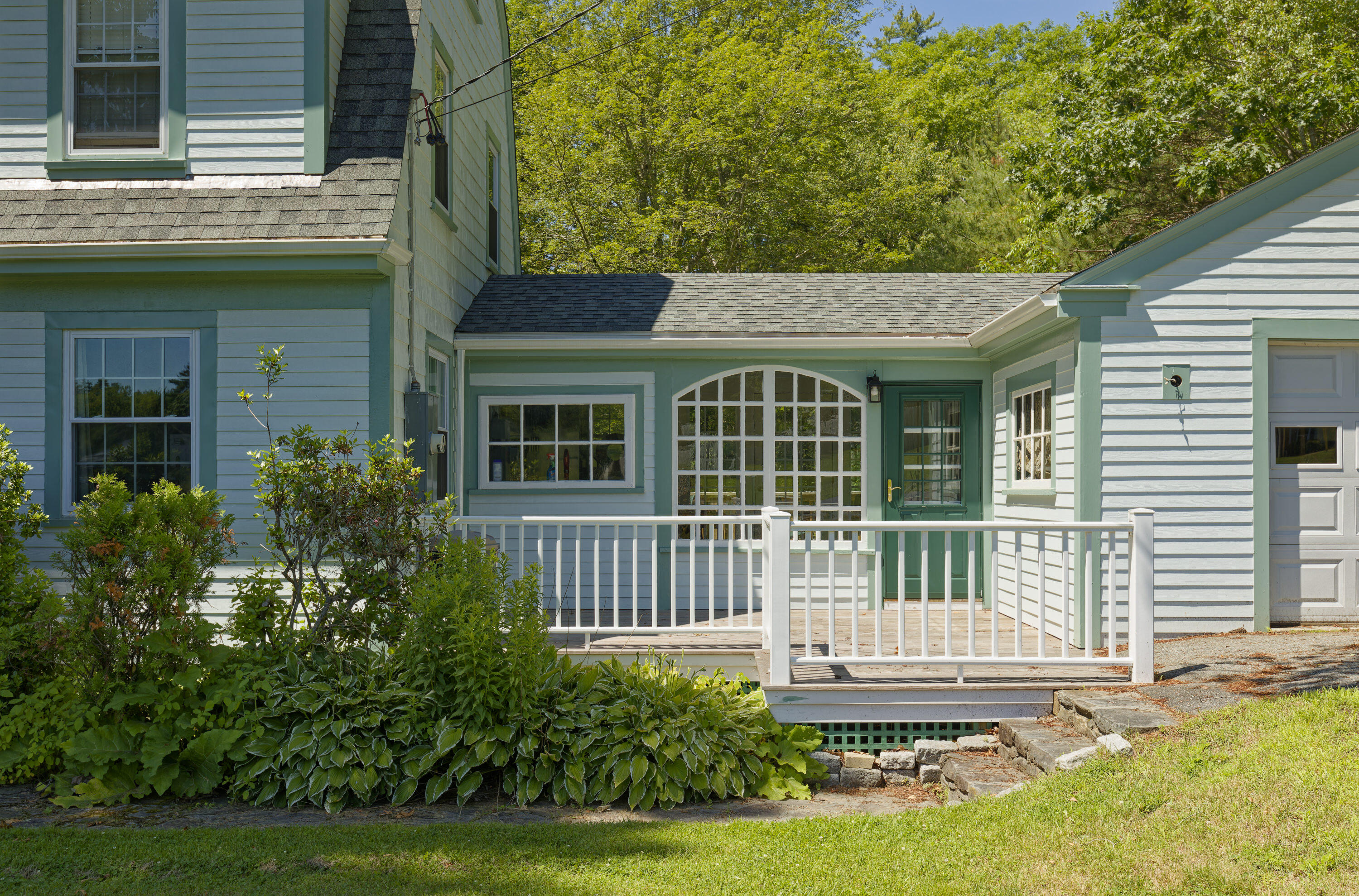 302 Townsend Avenue Boothbay Harbor, ME 04538 - Photo 6 of 39 06-302TownsendAve-AT