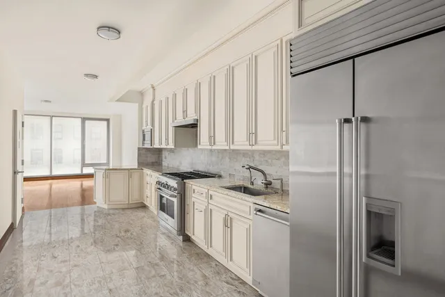 $23,500 | 304 5th Avenue, Unit PH1013 | Midtown South