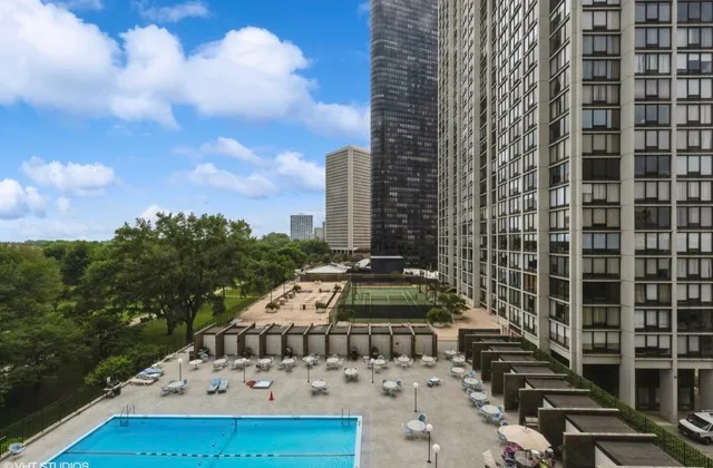 $199,900 | 5455 North Sheridan Road, Unit 2403, Chicago, IL 60640