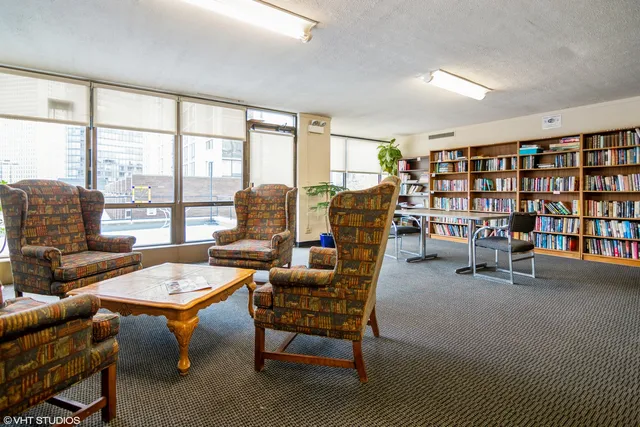 $199,900 | 5455 North Sheridan Road, Unit 2403, Chicago, IL 60640