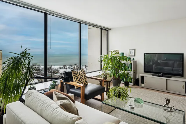 $199,900 | 5455 North Sheridan Road, Unit 2403, Chicago, IL 60640