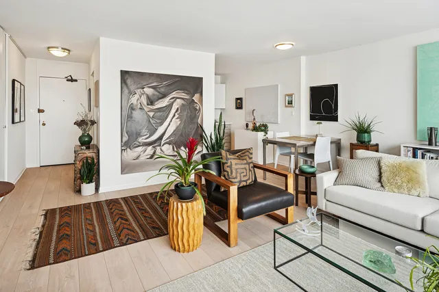 $199,900 | 5455 North Sheridan Road, Unit 2403, Chicago, IL 60640