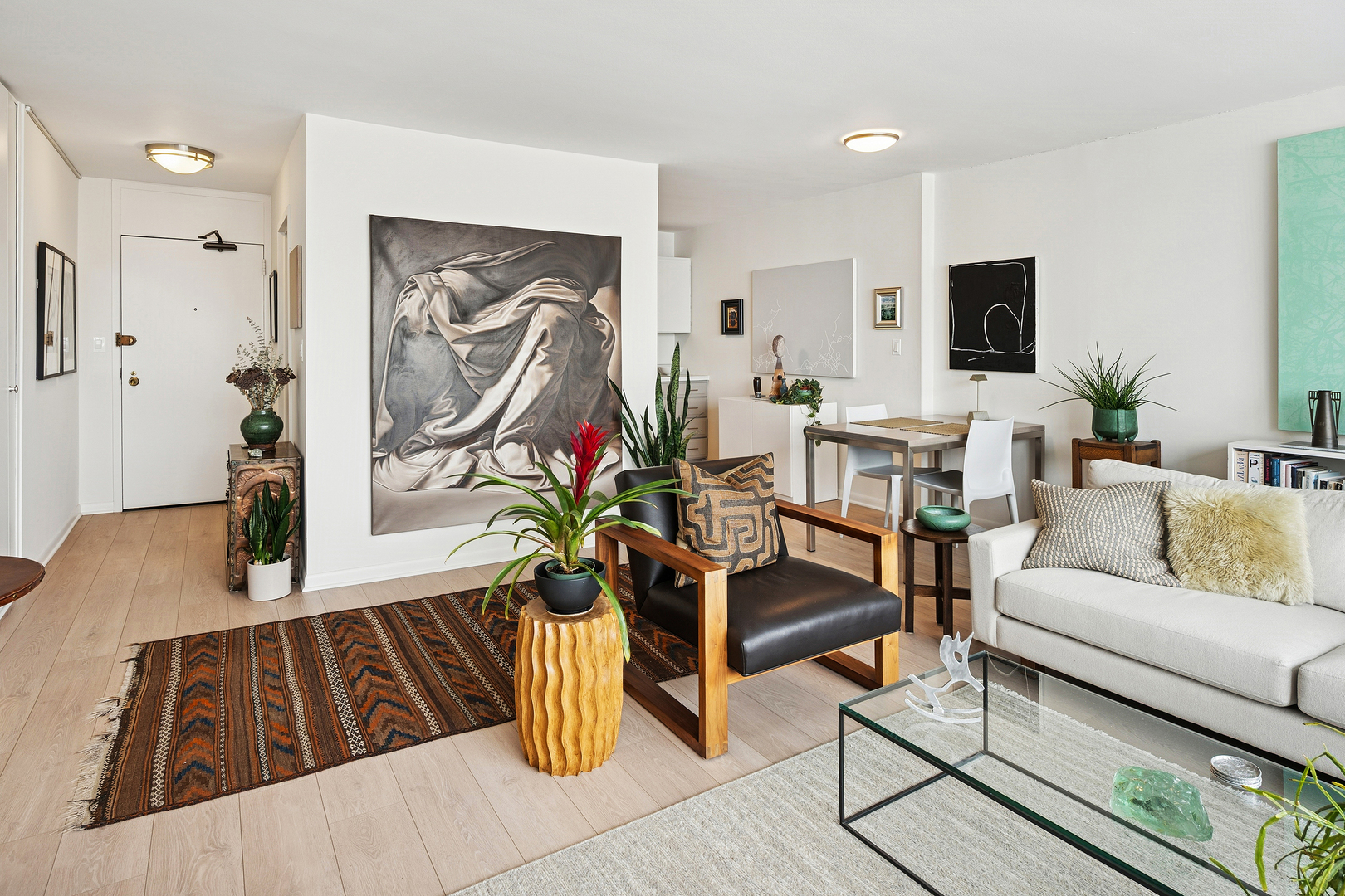 5455 North Sheridan Road, Unit 2403 Chicago, IL 60640 - Photo 8 of 20 a living room with furniture