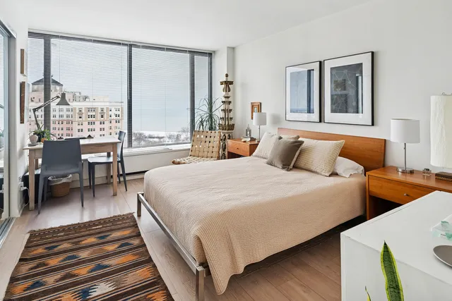 $199,900 | 5455 North Sheridan Road, Unit 2403, Chicago, IL 60640