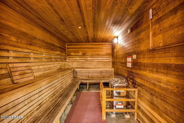 $2,500 | 173 Coastal Avenue, Daytona Beach, FL 32124