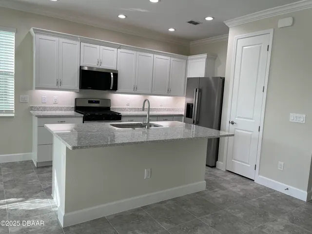 $2,500 | 173 Coastal Avenue, Daytona Beach, FL 32124