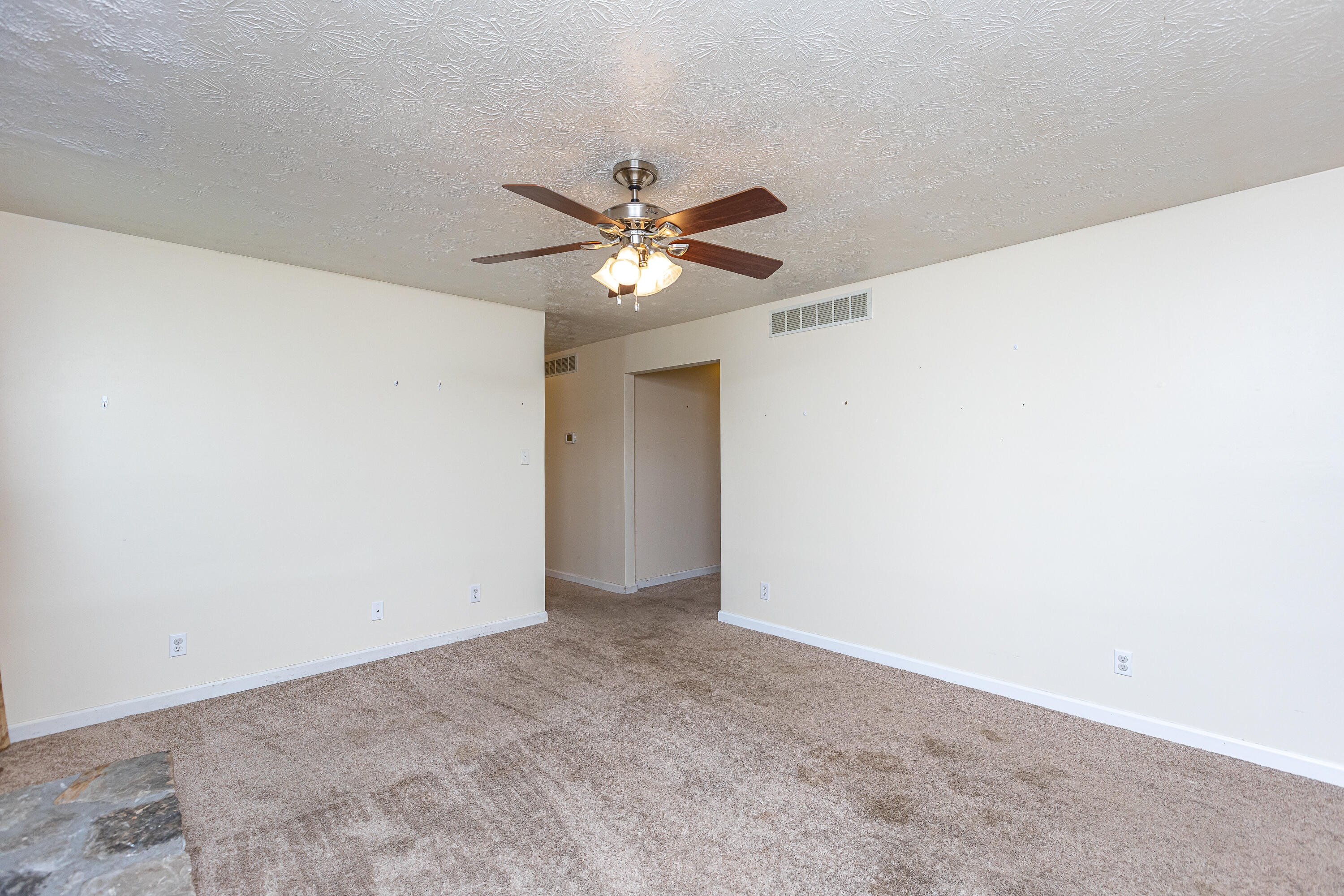 6110 Lebanon Road Danville, KY 40422 - Photo 8 of 45 1-9