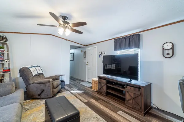 $169,500 | 215 Ln 101A Hamilton Lake, Hamilton, IN 46742