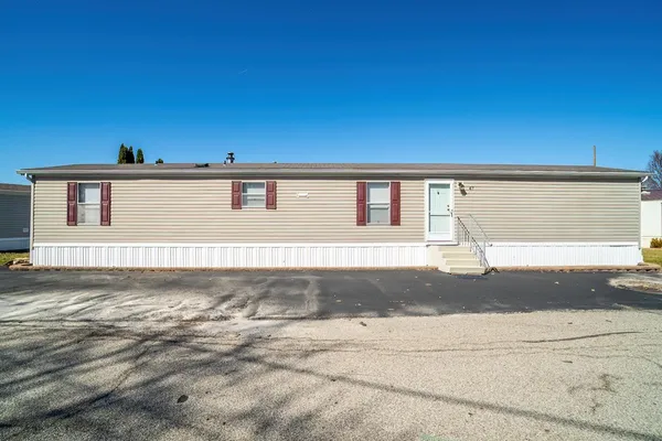 $169,500 | 215 Ln 101A Hamilton Lake, Hamilton, IN 46742