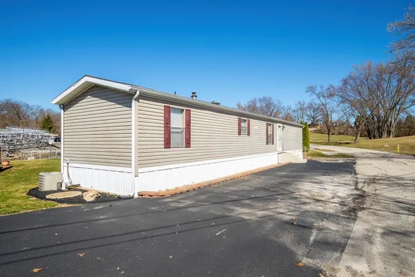 $169,500 | 215 Ln 101A Hamilton Lake, Hamilton, IN 46742