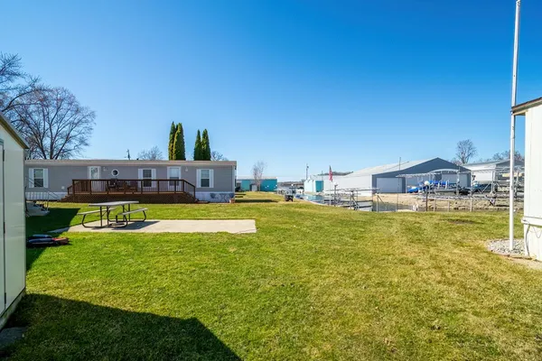 $169,500 | 215 Ln 101A Hamilton Lake, Hamilton, IN 46742