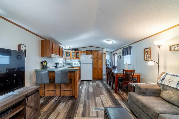 $169,500 | 215 Ln 101A Hamilton Lake, Hamilton, IN 46742