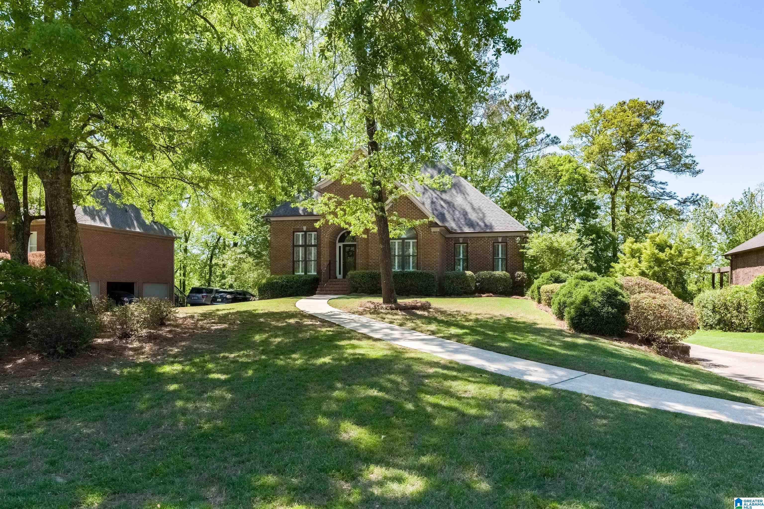 145 Lake Forest Way Alabaster, AL 35114 - Photo 2 of 33