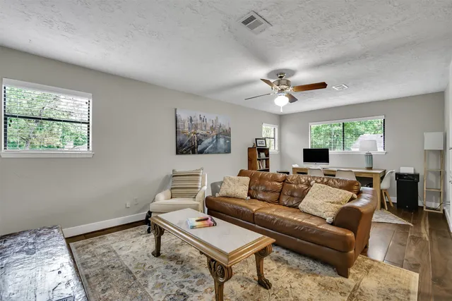 $2,700 | 2 Kino Court, The Woodlands, TX 77380