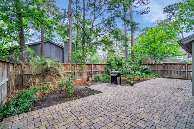 $2,700 | 2 Kino Court, The Woodlands, TX 77380