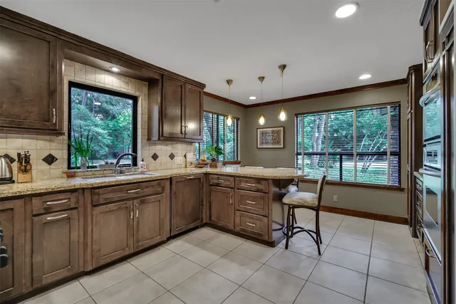 $2,700 | 2 Kino Court, The Woodlands, TX 77380