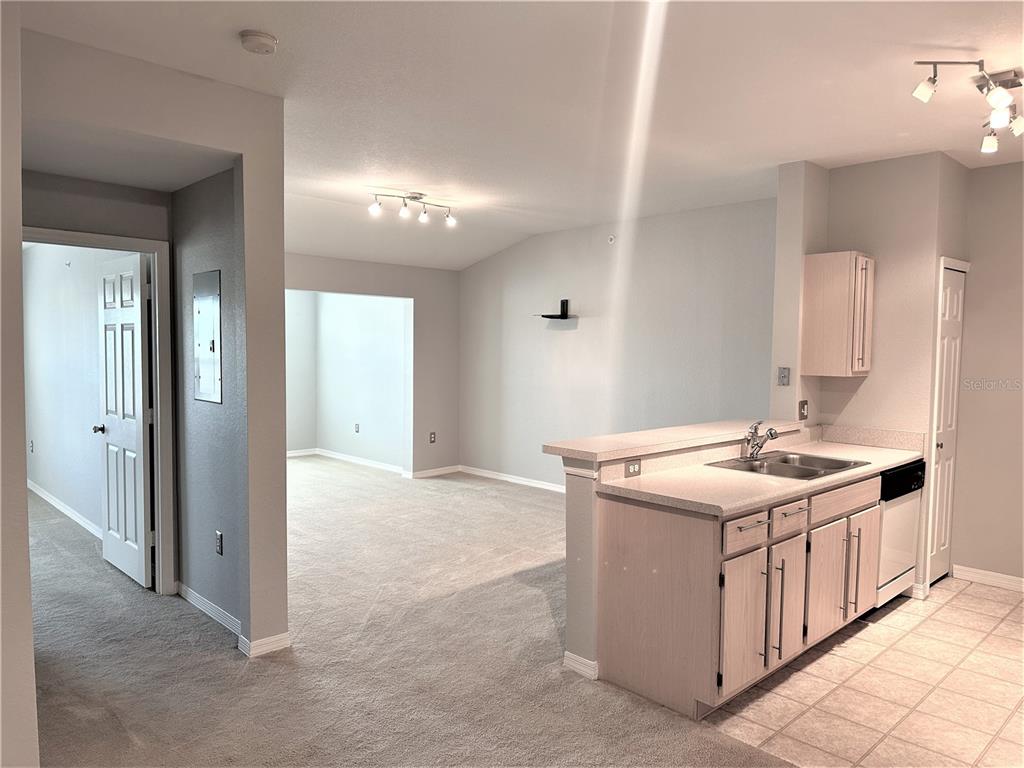 5475 Vineland Road, Unit 8304 Orlando, FL 32811 - Photo 6 of 33