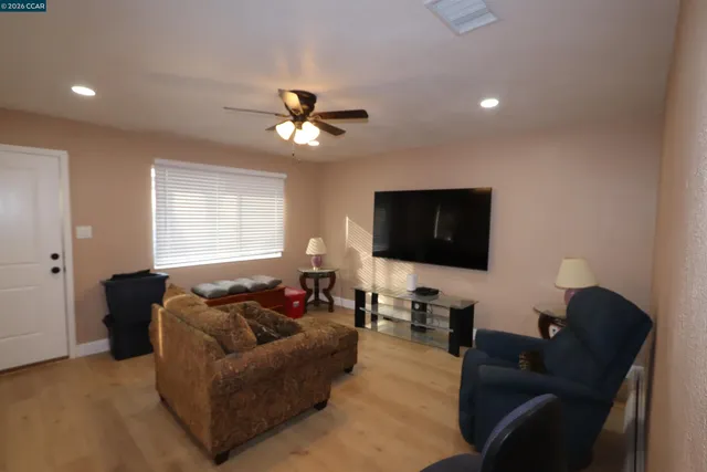 $158,950 | 2209 Peppertree Way, Unit 1, Antioch, CA 94509