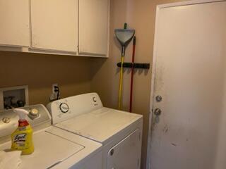 42107 Quail Run Way Lancaster, CA 93536 - Photo 31 of 38 a utility room with dryer and washer
