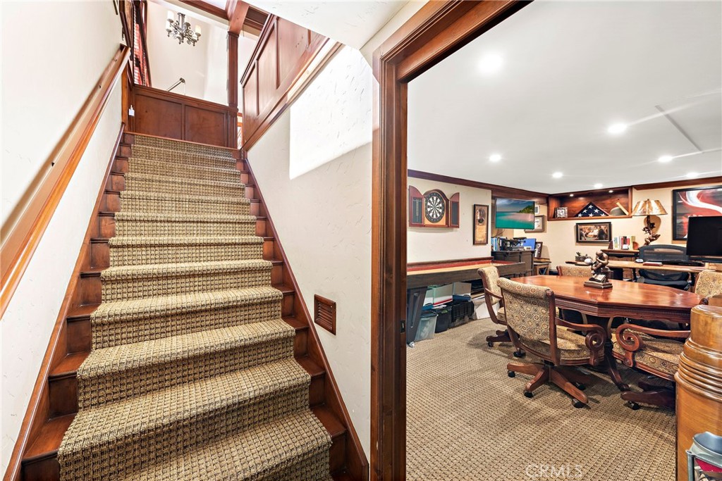 400 Cottage Grove Road Lake Arrowhead, CA 92352 - Photo 36 of 75 a view of entryway and hall