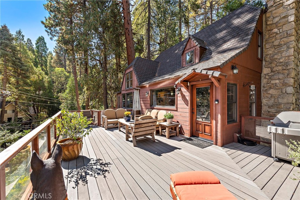 400 Cottage Grove Road Lake Arrowhead, CA 92352 - Photo 45 of 75 a view of a patio on the roof deck
