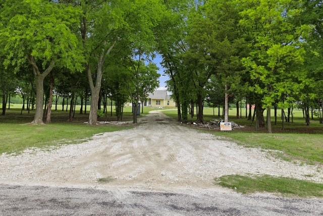Tbd McFarlin Road, Unit LOT 1R Collinsville, TX 76233 - Photo 2 of 5 201 McFarlin Rd Driveway
