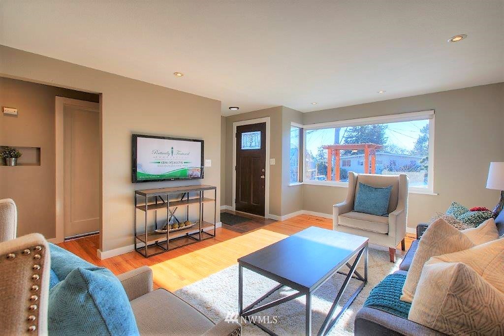 3516 Southwest 108th Street Seattle, WA 98146 - Photo 4 of 25 Gallery Image 4