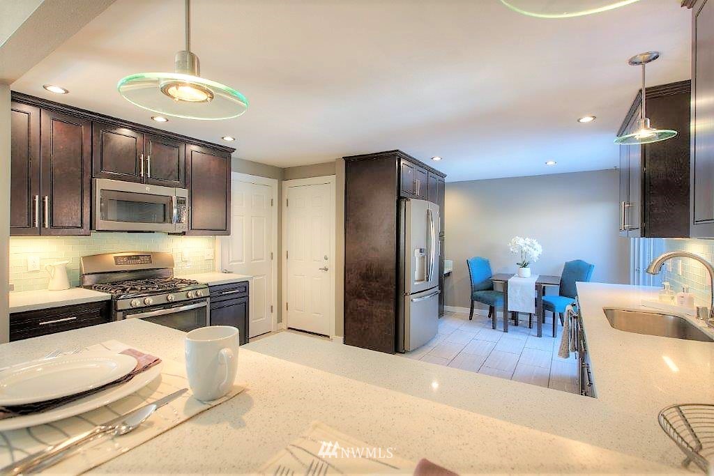 3516 Southwest 108th Street Seattle, WA 98146 - Photo 7 of 25 Gallery Image 7