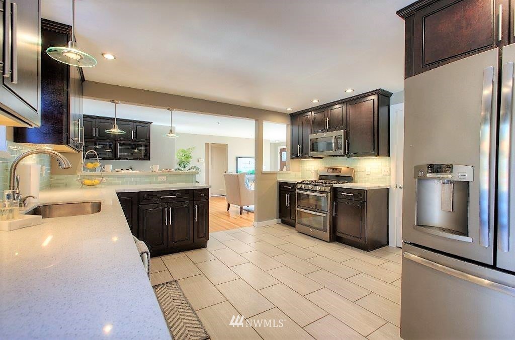 3516 Southwest 108th Street Seattle, WA 98146 - Photo 10 of 25 Gallery Image 10