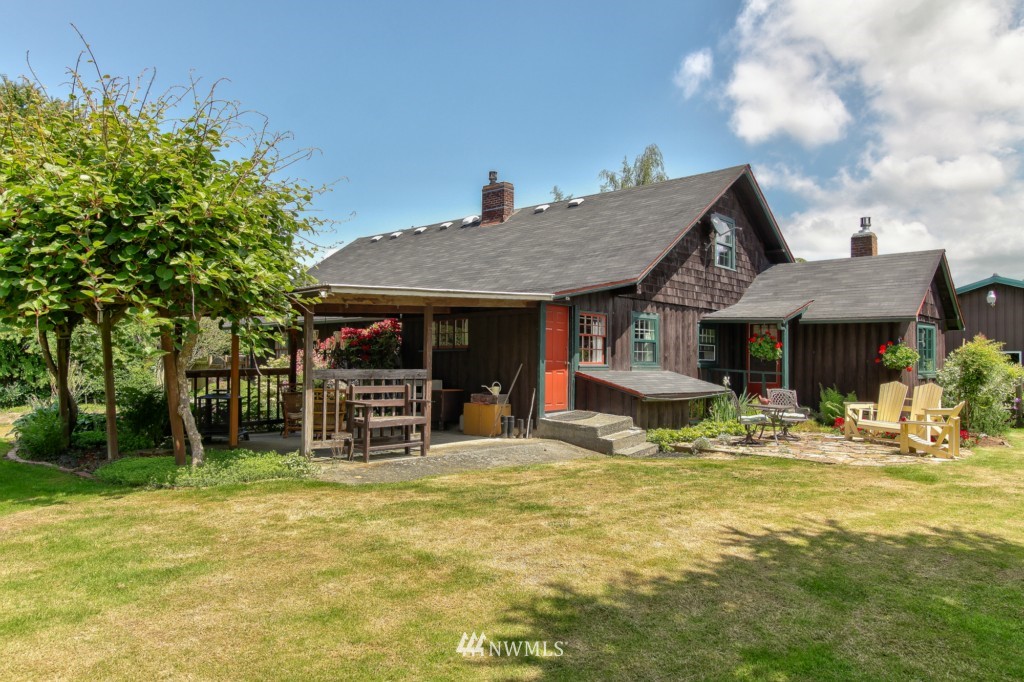 311 Gardner Road Burlington, WA 98233 - Photo 4 of 14 Gallery Image 4