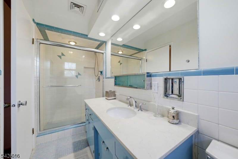 20 Copper Hill Road Bridgewater, NJ 08807 - Photo 32 of 49