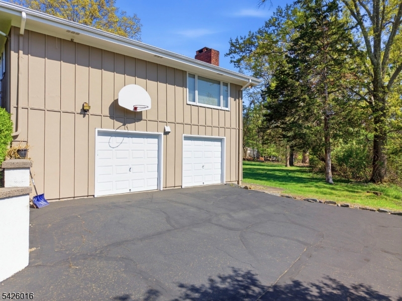 20 Copper Hill Road Bridgewater, NJ 08807 - Photo 4 of 49