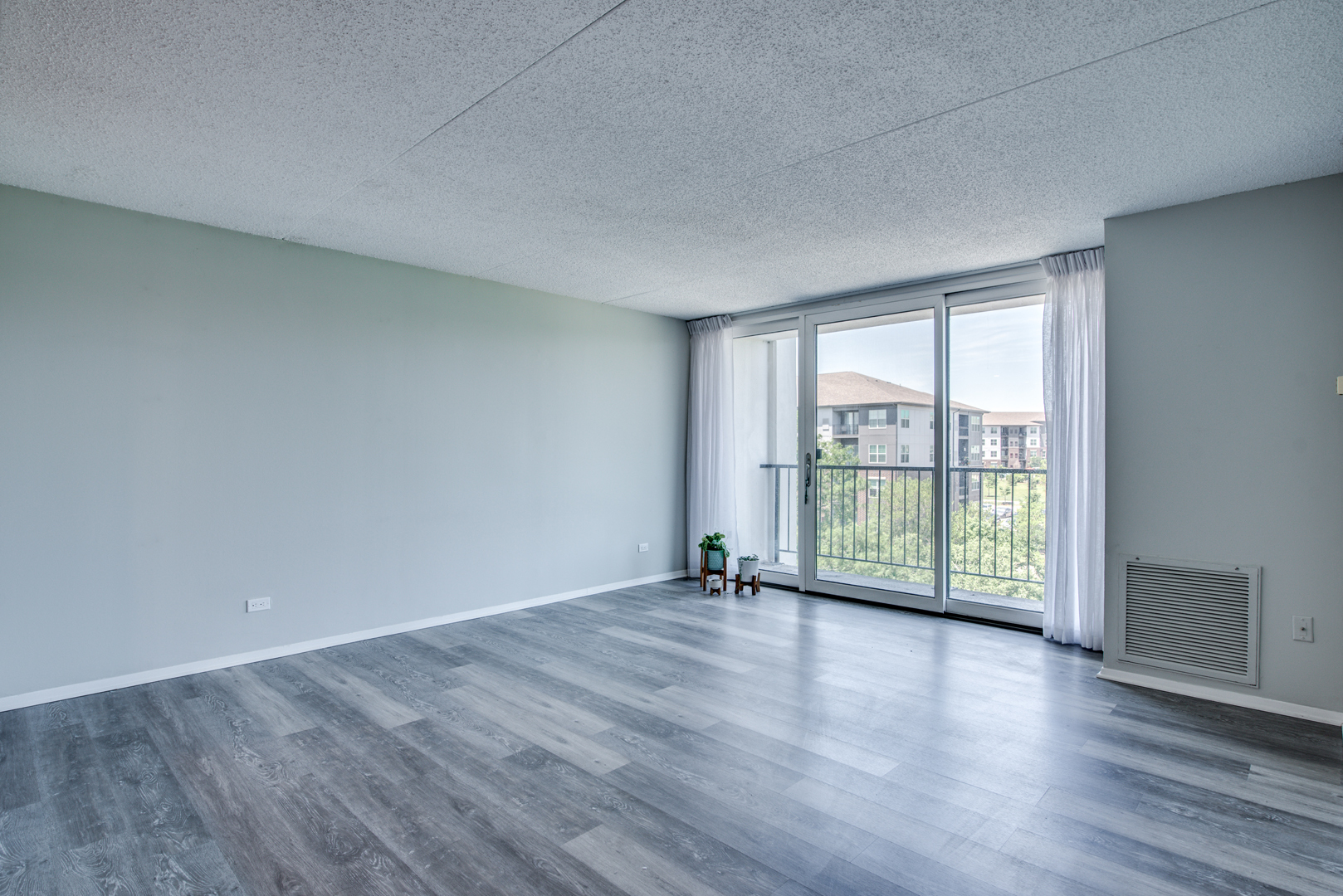 2015 South Finley Road, Unit 612 Lombard, IL 60148 - Photo 11 of 26