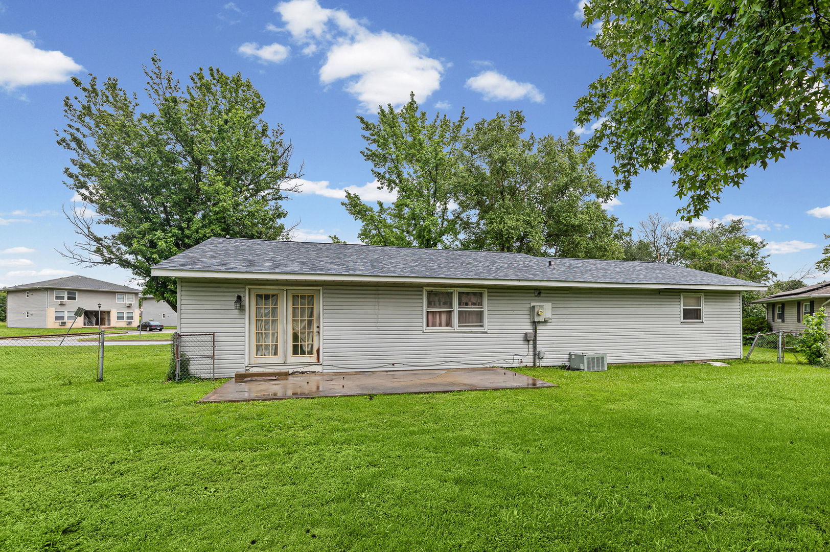 6 Edgebrook Street Centralia, IL 62801 - Photo 3 of 32