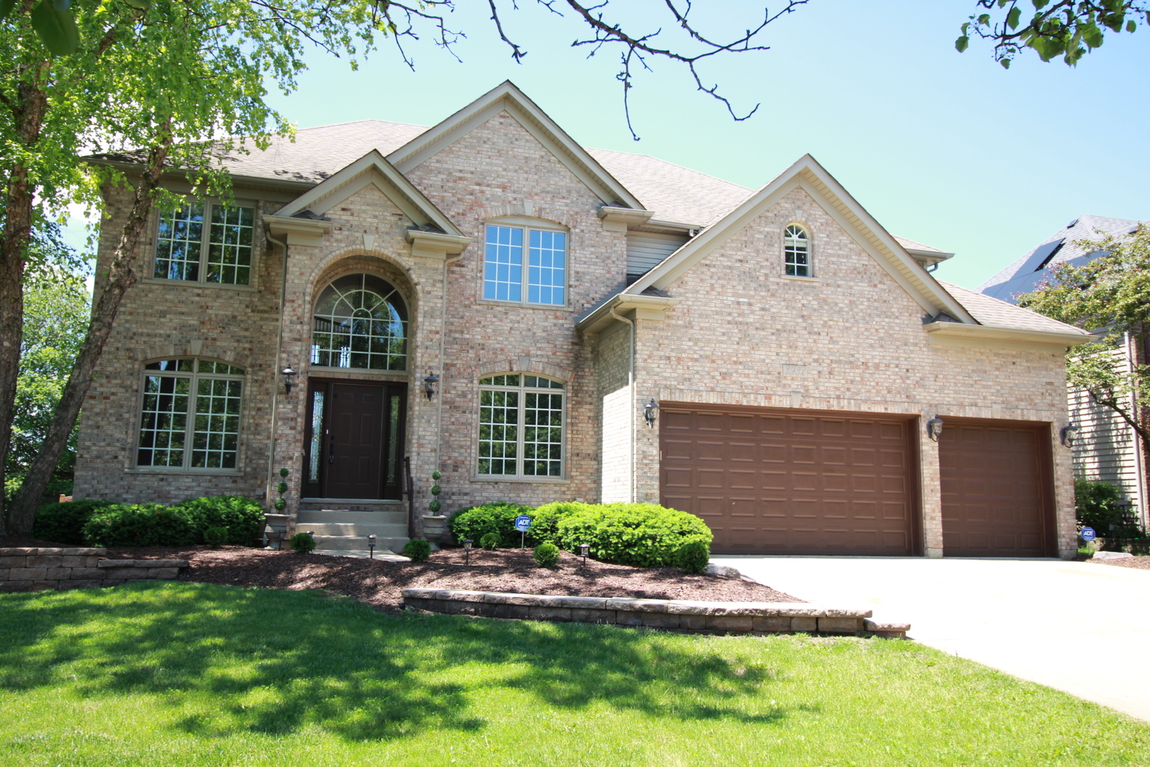 3932 Bluejay Lane Naperville, IL 60564 - Photo 2 of 3