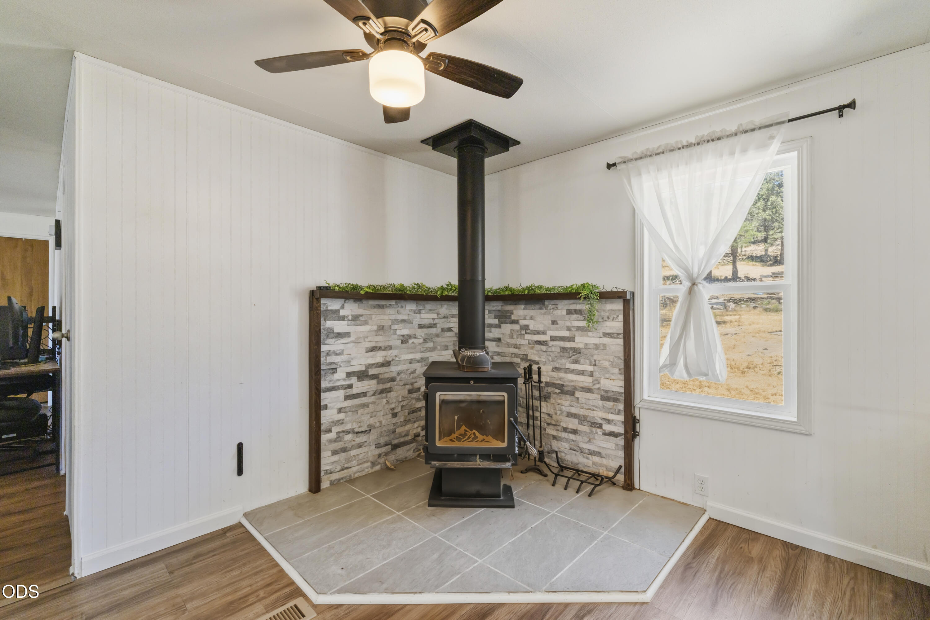 19223 North Poe Valley Road Klamath Falls, OR 97603 - Photo 10 of 58